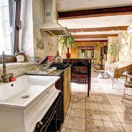 Riviera Apartman *